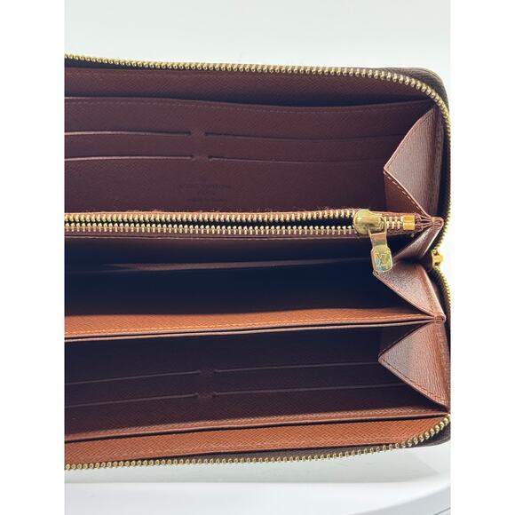 Louis Vuitton Monogram Zippy Wallet - COA Included - Picture 7 of 17